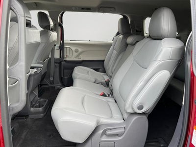 2021 Toyota Sienna XLE 8 Passenger
