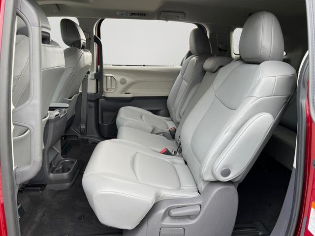 2021 Toyota Sienna XLE 8 Passenger