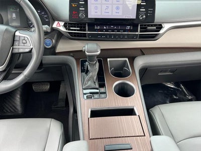 2021 Toyota Sienna XLE 8 Passenger