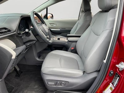 2021 Toyota Sienna XLE 8 Passenger