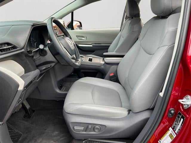 2021 Toyota Sienna XLE 8 Passenger
