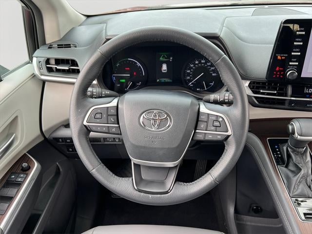 2021 Toyota Sienna XLE 8 Passenger