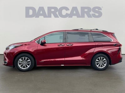 2021 Toyota Sienna XLE 8 Passenger