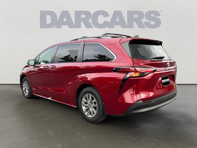 2021 Toyota Sienna XLE 8 Passenger