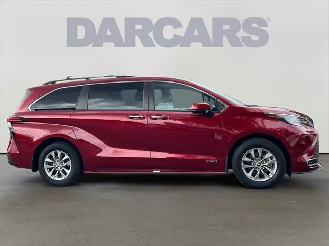 2021 Toyota Sienna XLE 8 Passenger