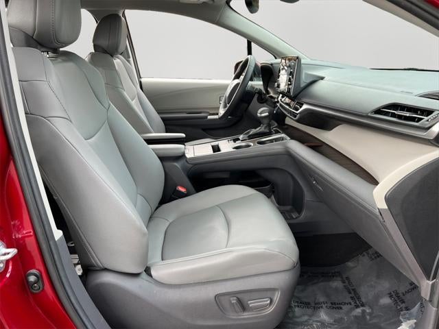 2021 Toyota Sienna XLE 8 Passenger