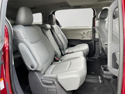 2021 Toyota Sienna XLE 8 Passenger
