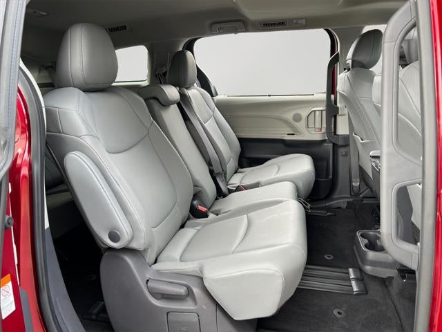 2021 Toyota Sienna XLE 8 Passenger