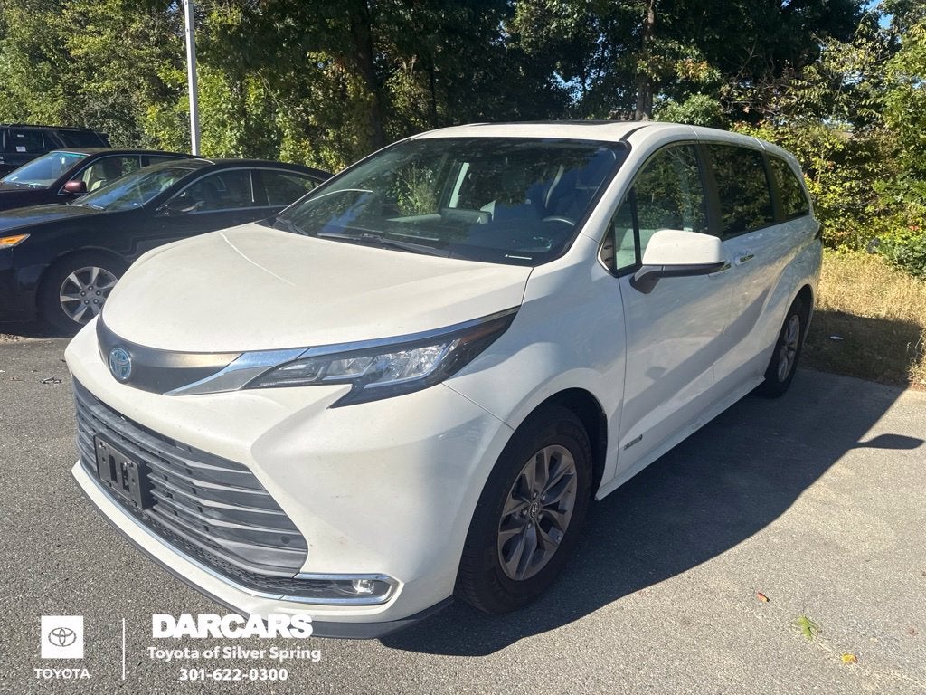 2021 Toyota Sienna XLE 8 Passenger