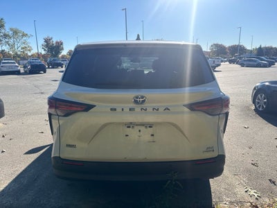 2021 Toyota Sienna XLE 8 Passenger