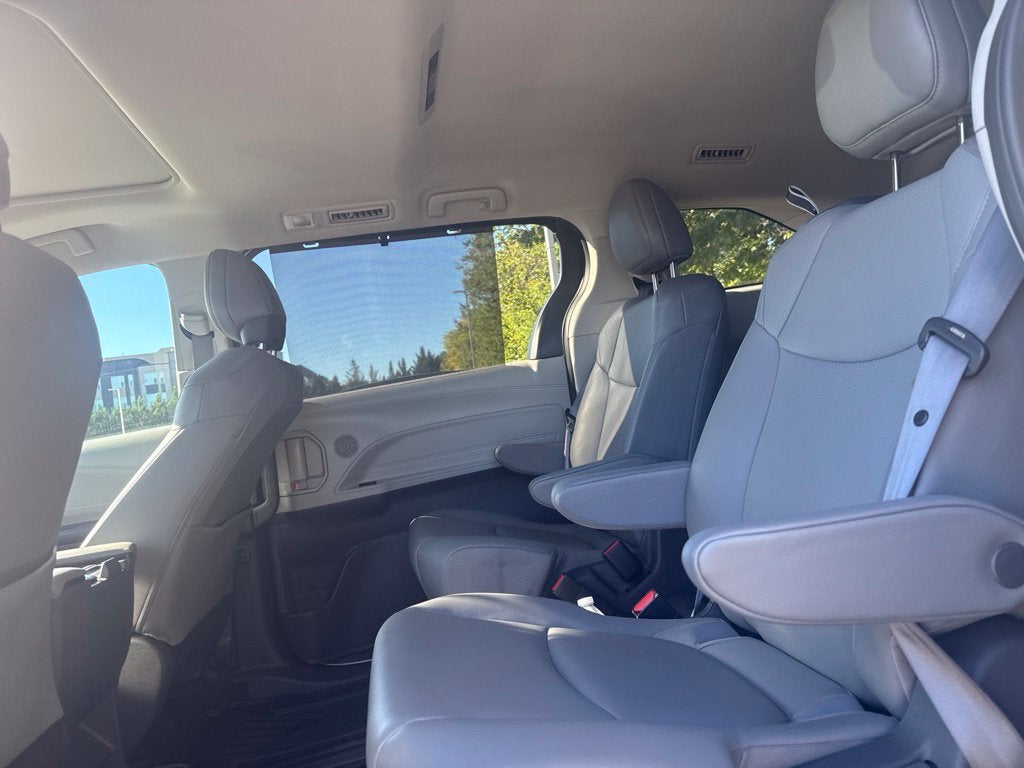 2021 Toyota Sienna XLE 8 Passenger