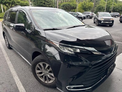 2023 Toyota Sienna XLE 8 Passenger