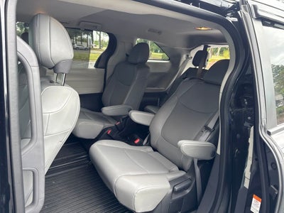 2023 Toyota Sienna XLE 8 Passenger