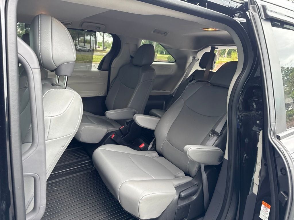 2023 Toyota Sienna XLE 8 Passenger