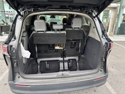 2023 Toyota Sienna XLE 8 Passenger