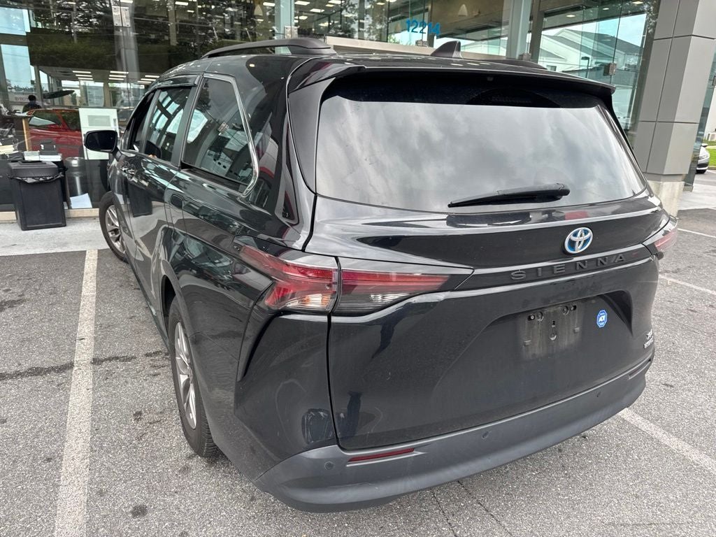 2023 Toyota Sienna XLE 8 Passenger