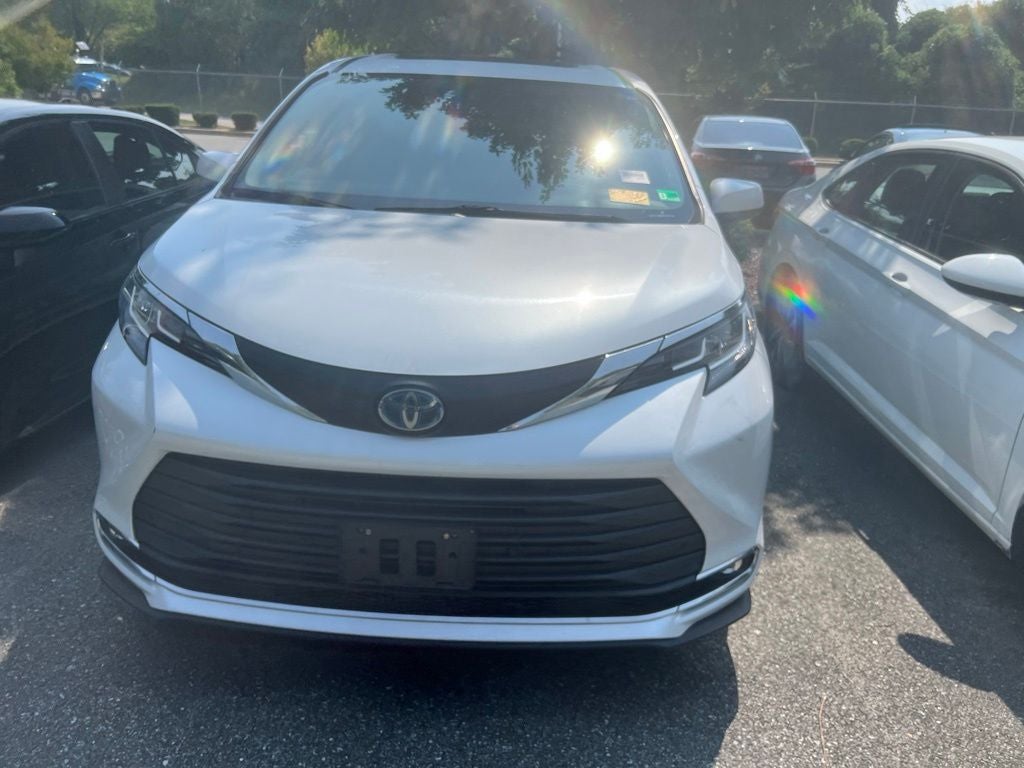 2023 Toyota Sienna XLE 8 Passenger