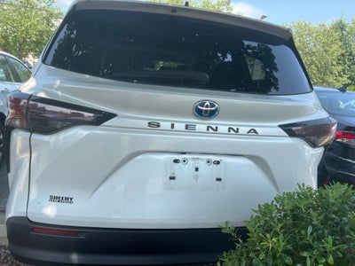 2023 Toyota Sienna XLE 8 Passenger