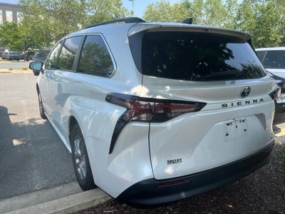 2023 Toyota Sienna XLE 8 Passenger