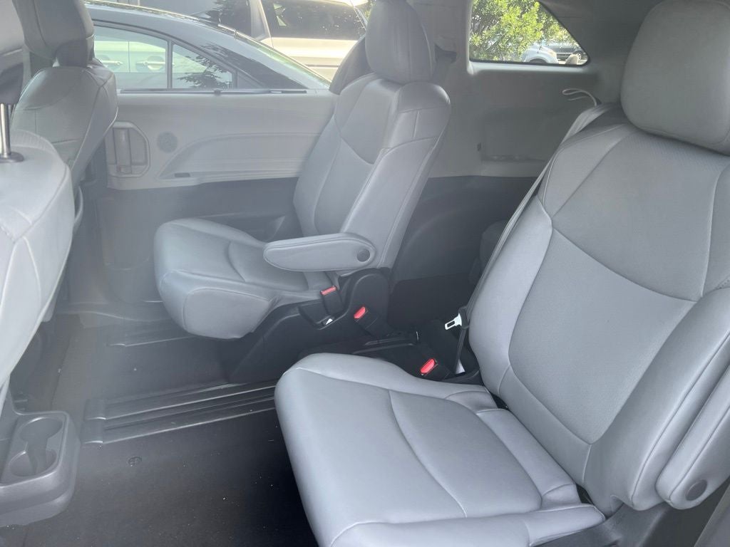 2023 Toyota Sienna XLE 8 Passenger