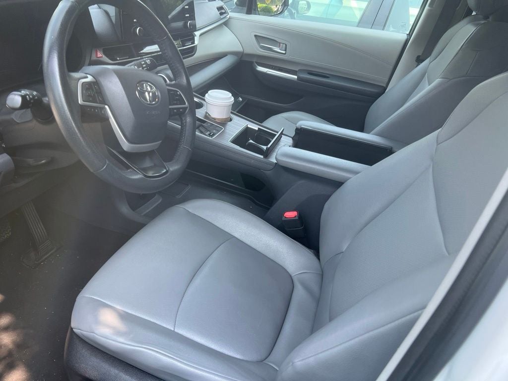 2023 Toyota Sienna XLE 8 Passenger