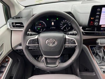 2022 Toyota Sienna XLE