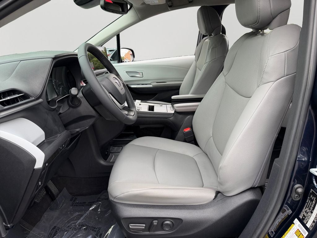 2025 Toyota Sienna XLE 7 Passenger