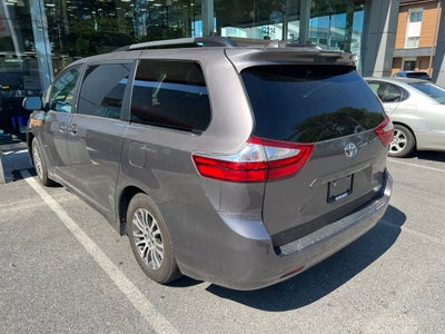 2019 Toyota Sienna XLE Premium 8 Passenger LOW MILES!