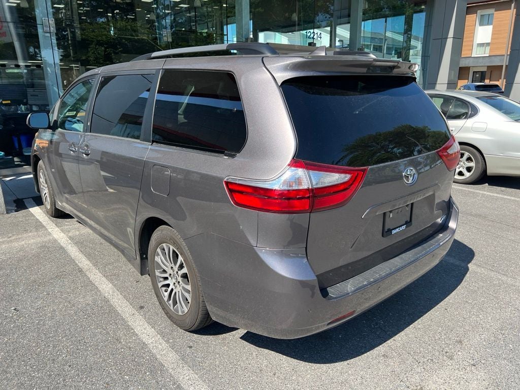 2019 Toyota Sienna XLE Premium 8 Passenger LOW MILES!