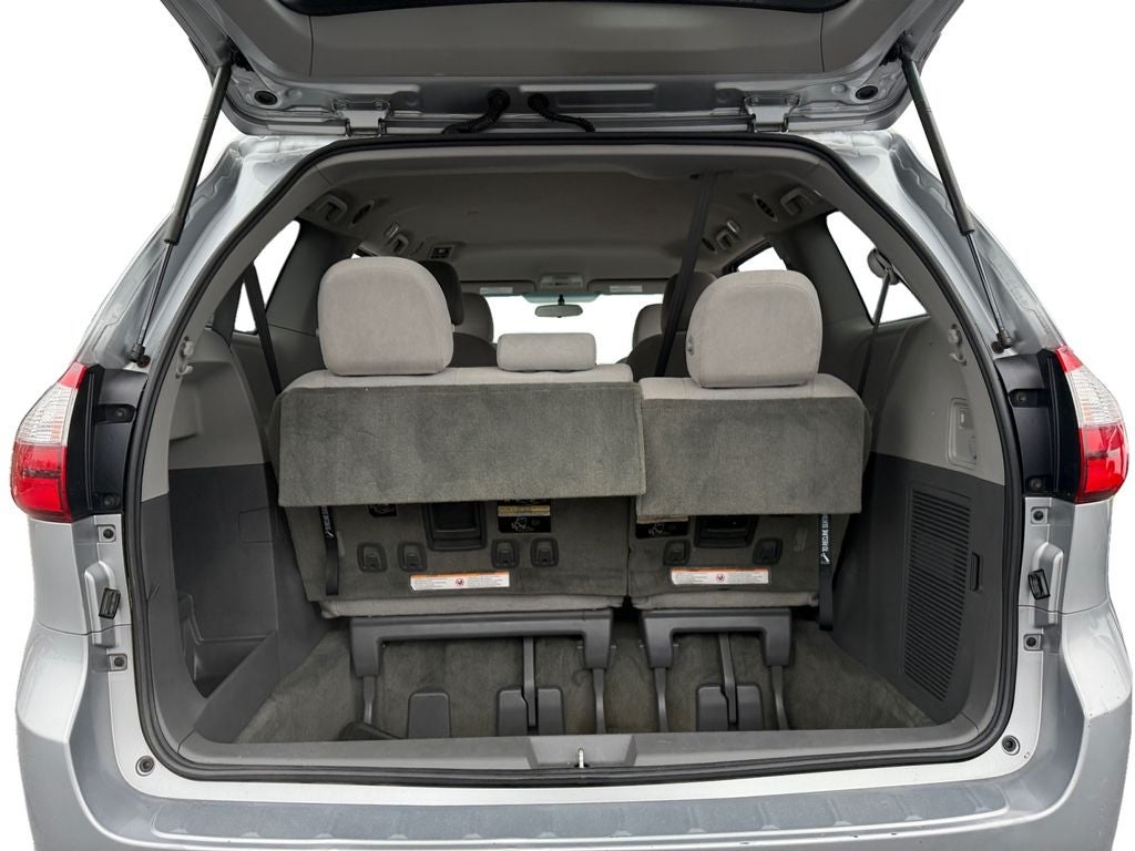 2015 Toyota Sienna L 7 Passenger Low Miles!