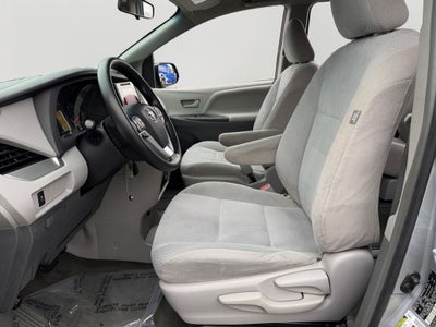 2015 Toyota Sienna L 7 Passenger Low Miles!