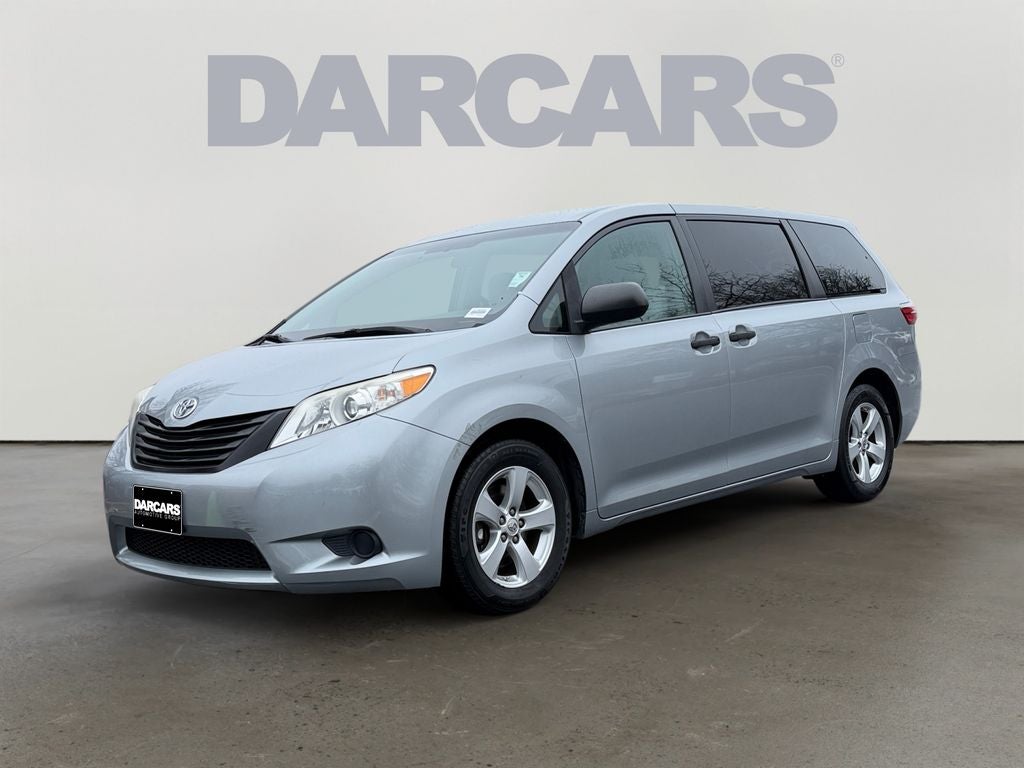 2015 Toyota Sienna L 7 Passenger Low Miles!