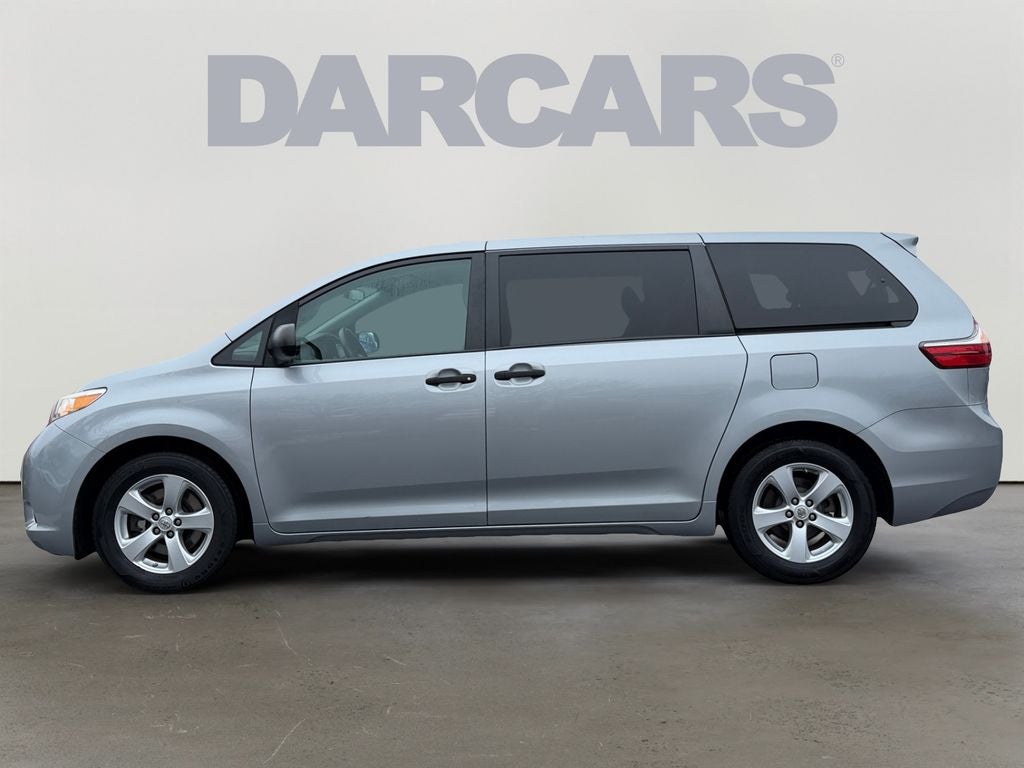 2015 Toyota Sienna L 7 Passenger Low Miles!