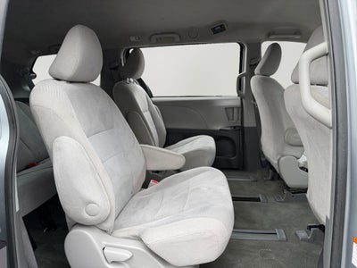 2015 Toyota Sienna L 7 Passenger Low Miles!