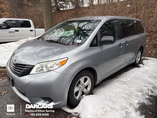 2015 Toyota Sienna L 7 Passenger Low Miles!