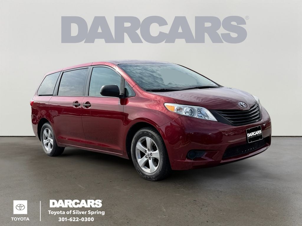 2015 Toyota Sienna L 7 Passenger Low Miles!