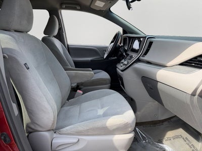 2015 Toyota Sienna L 7 Passenger Low Miles!