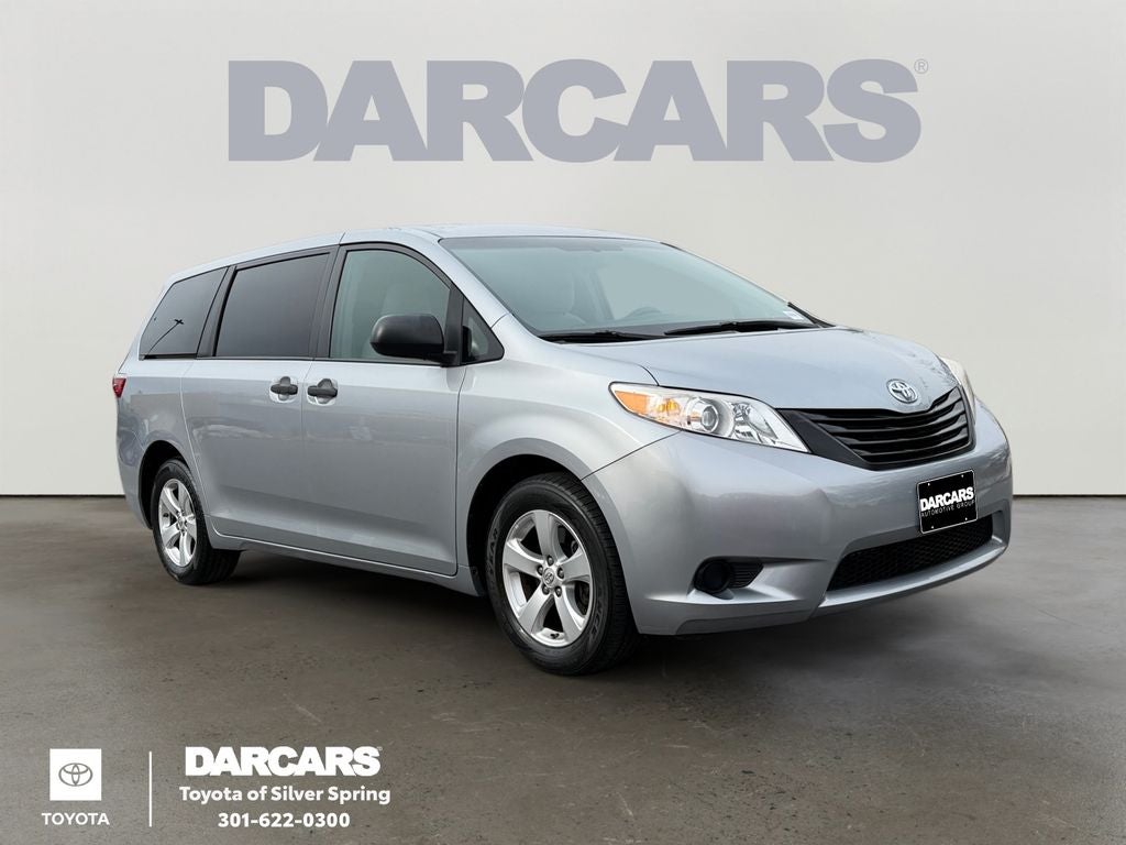 2016 Toyota Sienna L 7 Passenger Low Miles!