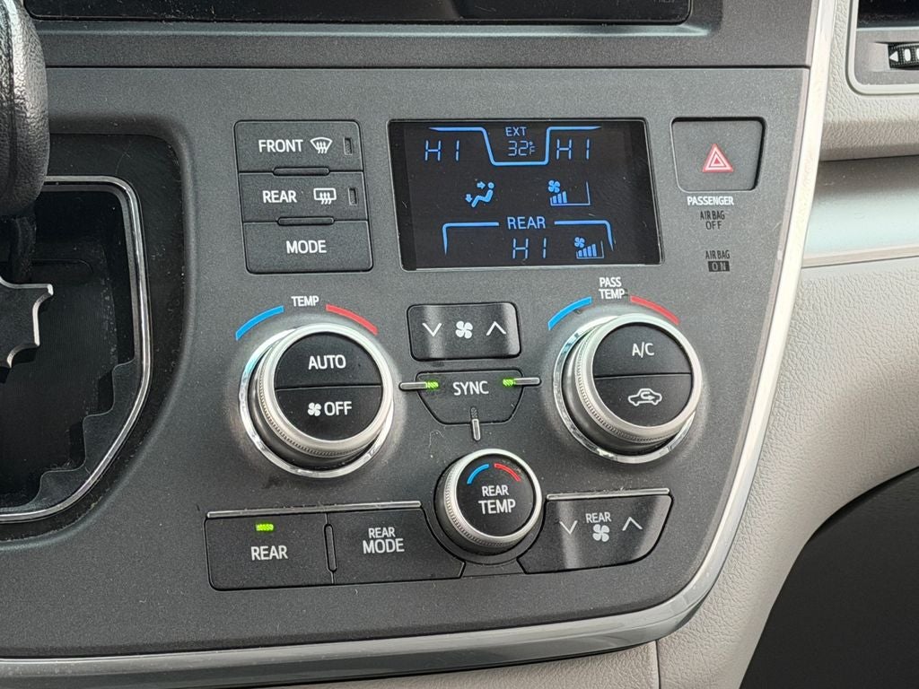 2016 Toyota Sienna L 7 Passenger Low Miles!