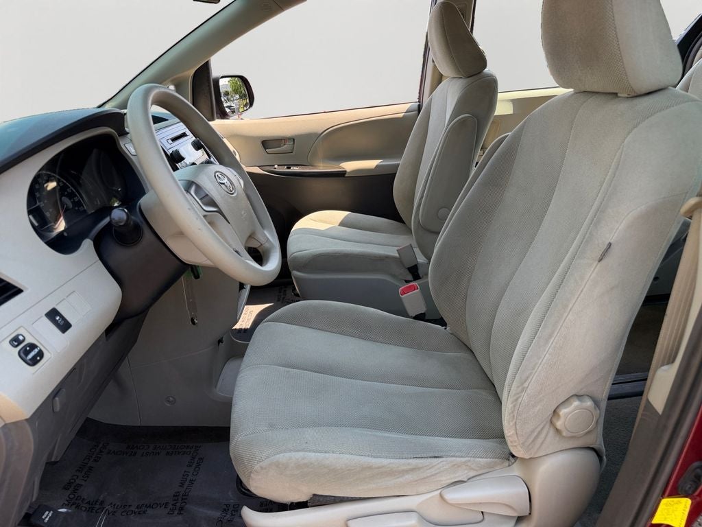 2012 Toyota Sienna Base 7 Passenger