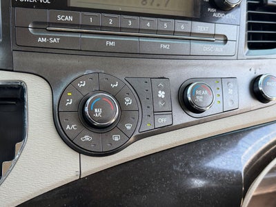 2012 Toyota Sienna Base 7 Passenger