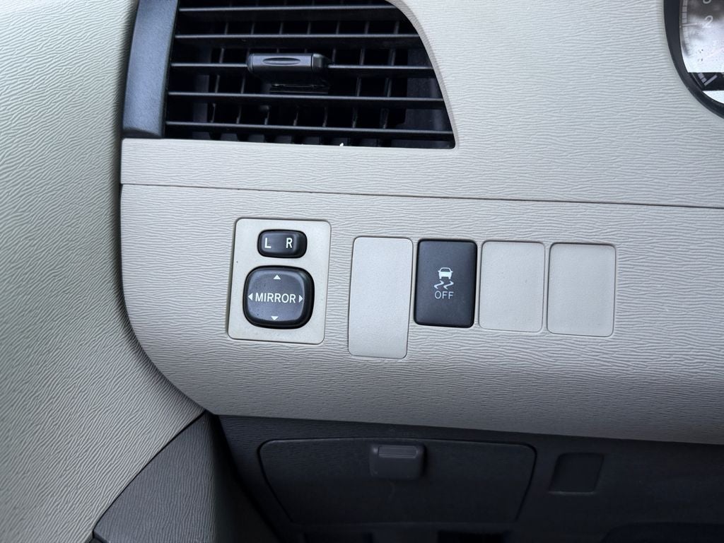 2012 Toyota Sienna Base 7 Passenger