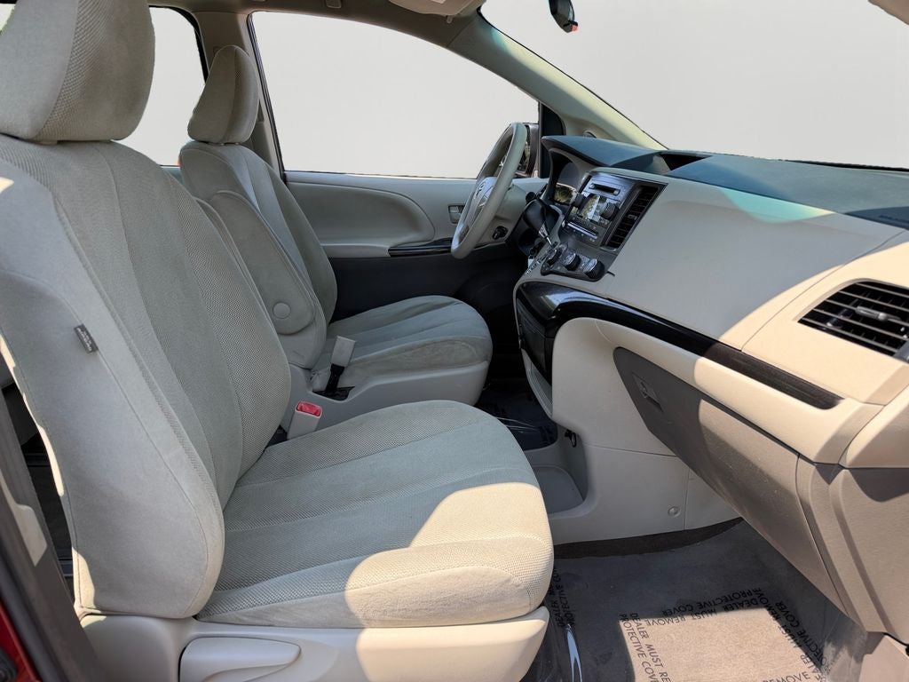 2012 Toyota Sienna Base 7 Passenger