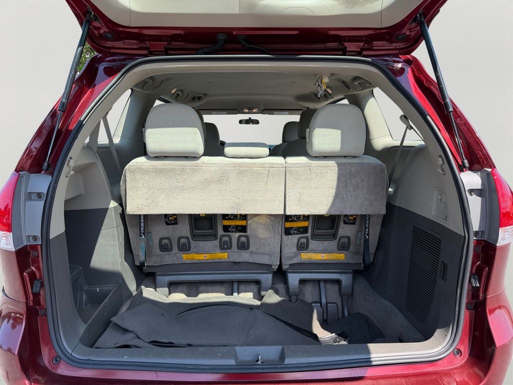2012 Toyota Sienna Base 7 Passenger