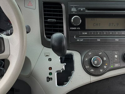 2014 Toyota Sienna L 7 Passenger Low Miles!