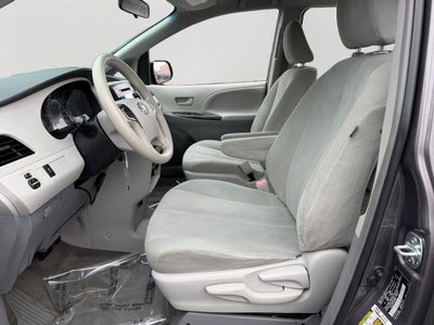 2014 Toyota Sienna L 7 Passenger Low Miles!