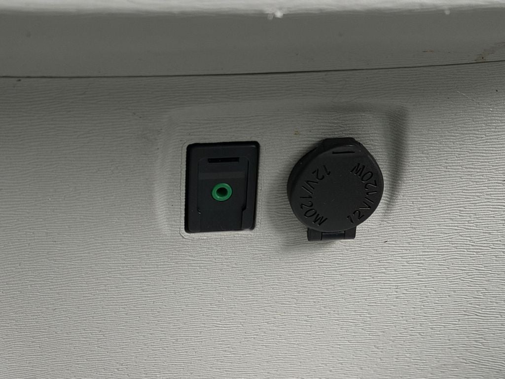 2014 Toyota Sienna L 7 Passenger Low Miles!