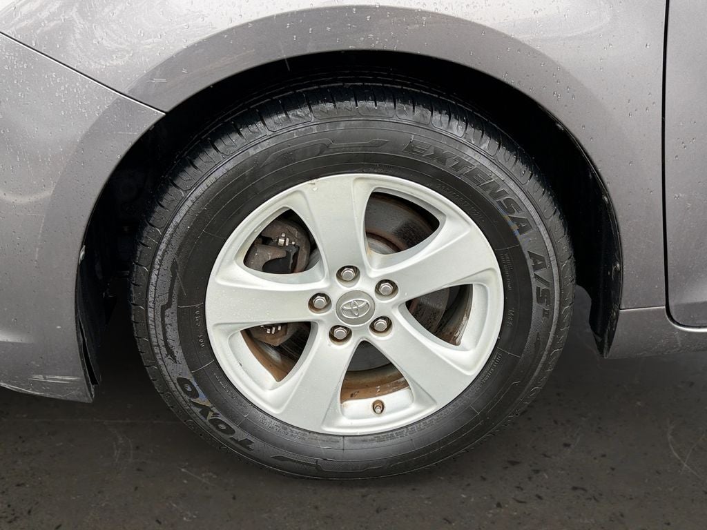 2014 Toyota Sienna L 7 Passenger Low Miles!