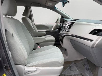 2014 Toyota Sienna L 7 Passenger Low Miles!