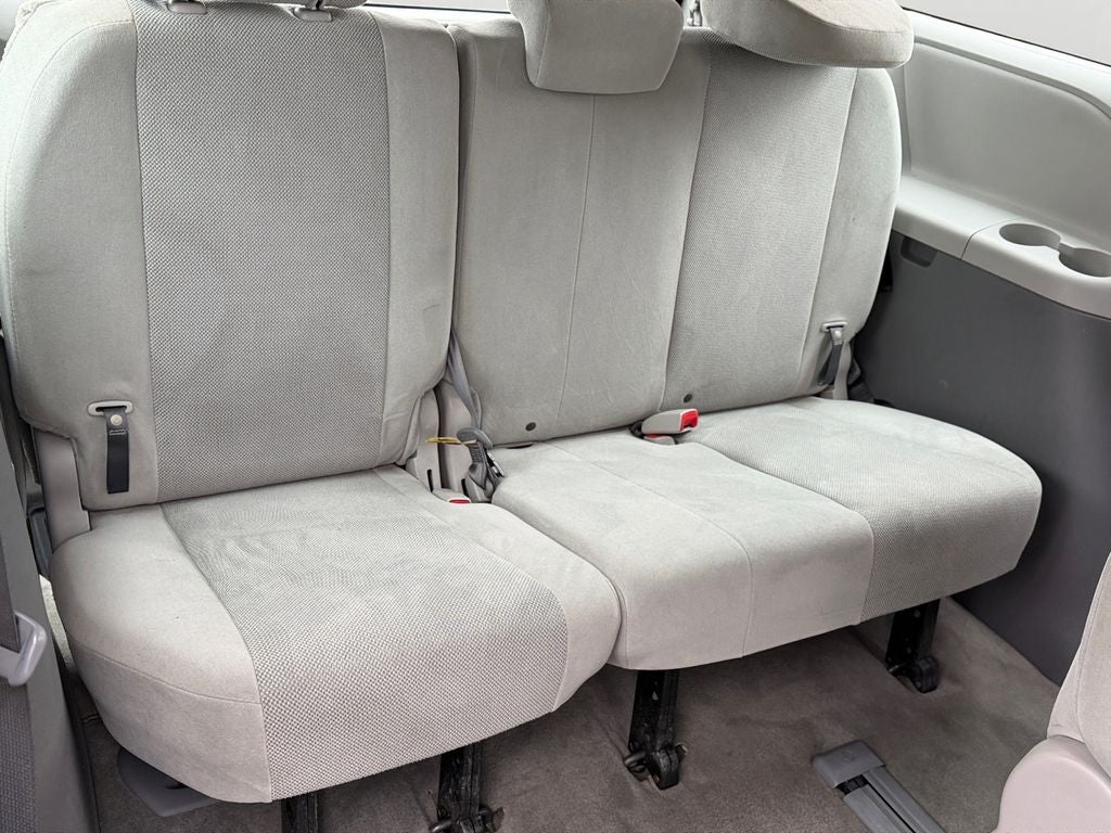 2014 Toyota Sienna L 7 Passenger Low Miles!